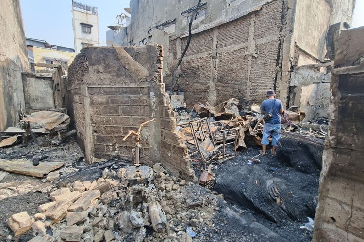 Penampakan 27 Rumah di Tambora Jakbar Hangus Terbakar, Puing-puing Berserakan