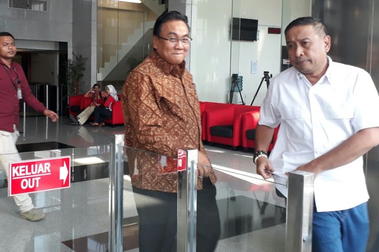 Pimpinan Komisi I DPR Bambang Wuryanto selesai diperiksa sebagai saksi oleh KPK, Selasa (3/4/2018).