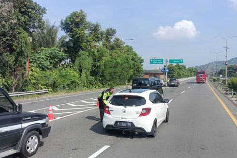 Kawasan Pantai Anyer Padat, Polisi Terapkan Buka Tutup GT Cilegon Timur dan Barat