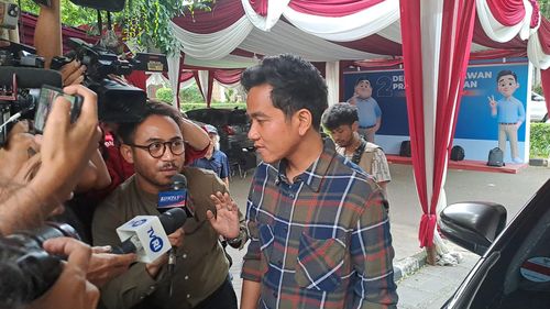 Gibran Datangi Rumah Prabowo, Mau Bahas Kementerian Baru untuk Makan Siang Gratis?