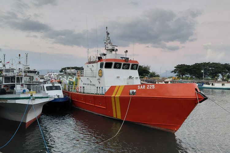 KN SAR Widura 225 Disiagakan di Banyuwangi Perkuat Kesiapsiagaan di Selat Bali