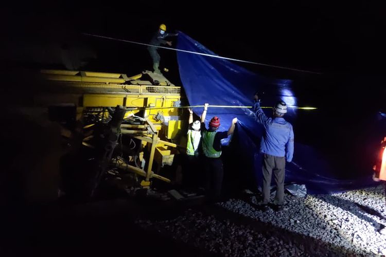 Polisi masih menyelidiki lokasi kecelakaan kereta api cepat di Bandung Barat