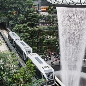 Ilustrasi Jewel Changi Airport di Bandara Changi, Singapura.