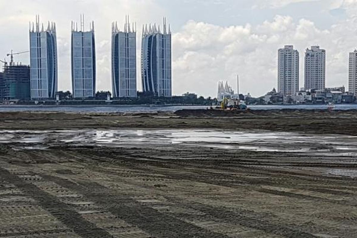 Reklamasi Pulau G di Teluk Jakarta, Jakarta Utara.