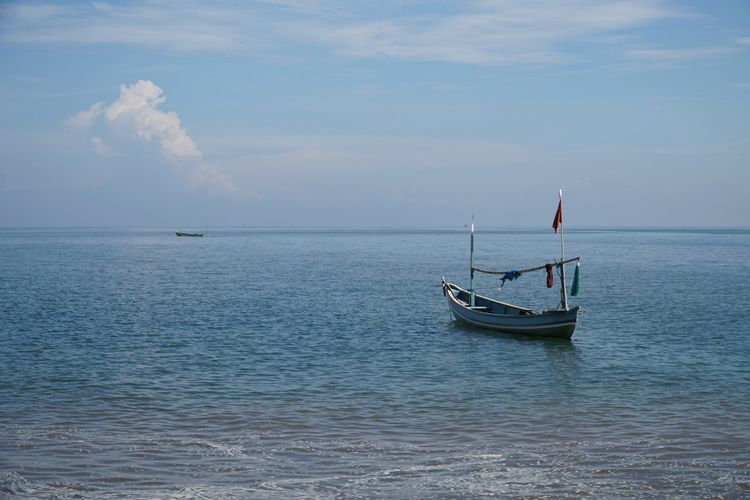 Ilustrasi kapal nelayan. 
