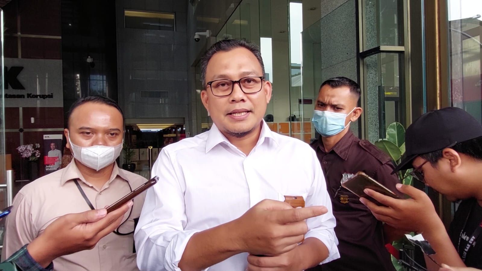 KPK Sita Rp 1,5 M dari Staf DPP Partai Demokrat Terkait Korupsi Ricky Ham Pagawak