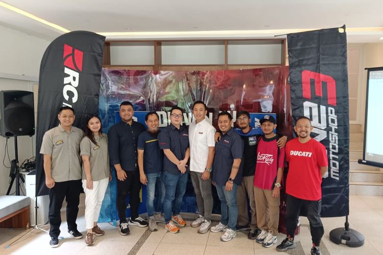 Motul Indonesia dukung RC Motogarage x One3 Motoshop Trackday Experience di Sirkuit Mandalika