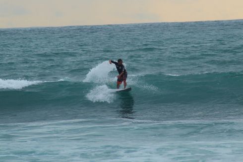 Pantai Wediombo, Pantai Surga Selancar di Yogyakarta