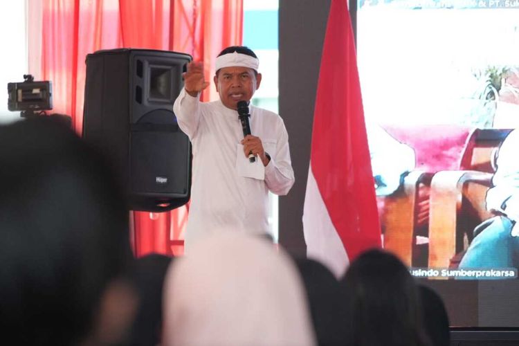 Gubernur Jawa Barat, Dedi Mulyadi saat menghadiri peluncuran aplikasi Nyari Gawe di Kabupaten Indramayu, Selasa (7/10/2025).