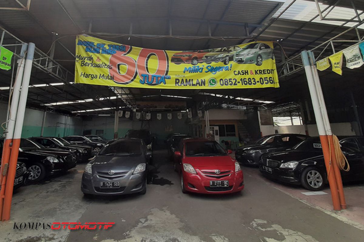 Toyota Limo bekas Taksi yang dijual di pool Bluebird Mampang, Jakarta Selatan