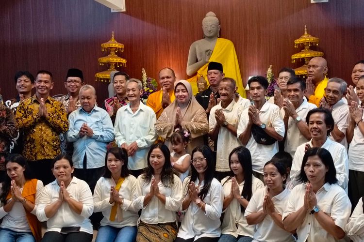 Air Mata Haru di Vihara Giri Shanti, Akhir Penantian 25 Tahun Umat Buddha Purworejo Dikunjungi Bupati