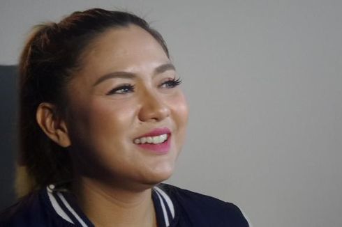 Vicky Shu Inginkan Resepsi Pernikahan Adat Jawa di Candi Borobudur