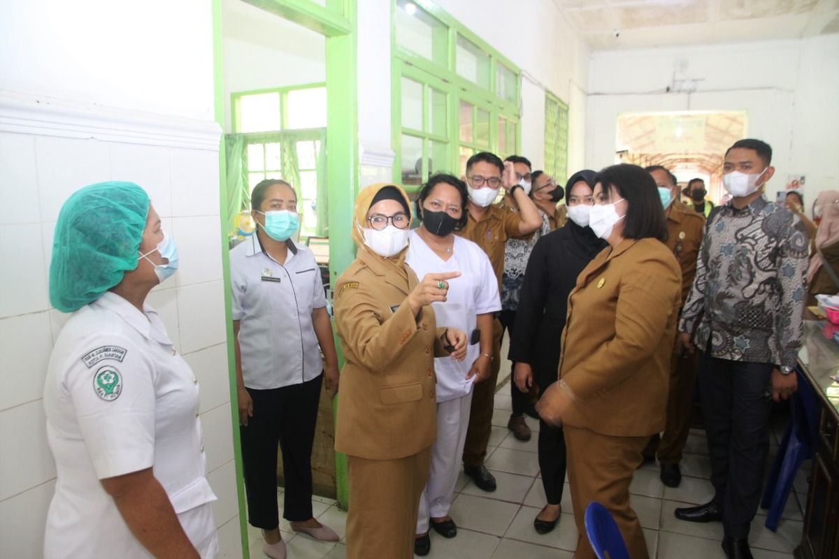 Foto: Suasana inspeksi mendadak (Sidak) Plt Wali kota Pematangsiantar dr Susanti Dewayani, pada hari pertama masuk kerja pasca Libur Lebaran 2022, Senin (9/5/2022). Dok: Pemkot Pematangsiantar