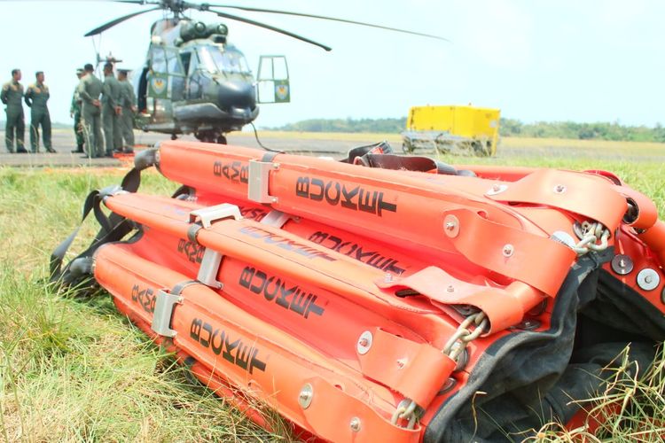 TNI AU Kirim Helikopter Caracal untuk Pemadaman Karhutla di IKN
