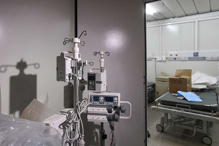 Pemandangan bagian dalam rumah sakit Huoshenshan (Gunung Dewa Api) di Wuhan, Hubei, China, Minggu (2/2/2020). Huoshenshan, rumah sakit darurat khusus pasien corona dengan kapasitas 1.000 tempat tidur tersebut dibangun hanya dalam waktu 8 hari, dimulai pada 25 Januari lalu.