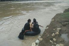 Siswa Kerap Seberangi Sungai demi ke Sekolah, Guru Berikan Pelampung