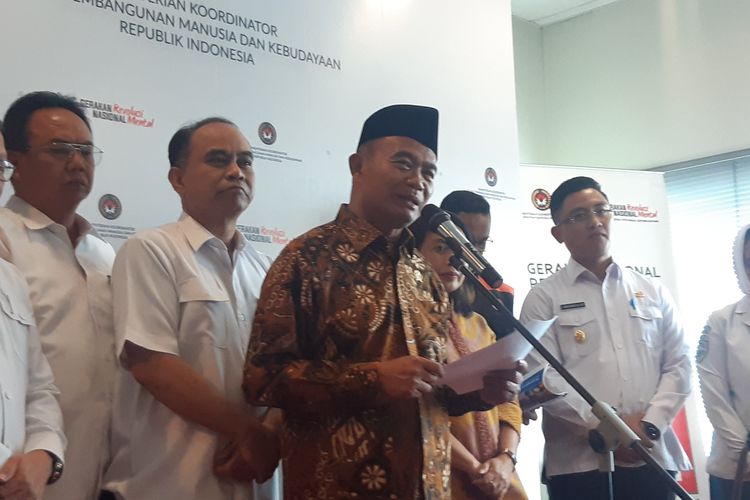 Menteri Koordinator (Menko) Pembanbunan Manusia dan Kebudayaan (PMK) Muhadjir Effendy di Kantor Kemenko Bidang PMK, Jalan Medan Merdeka Barat, Jakarta, Selasa (7/1/2020).