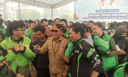 Peduli Kesejahteraan Pekerja Transportasi, Gubernur Kalteng Bagikan 1.200 Paket Bantuan Pangan