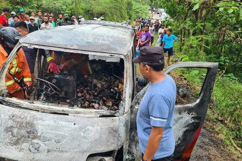 Mobil Bermuatan 50 Tabung LPG 3 Kg Hangus Terbakar di Pacitan