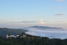 Ingin Menyaksikan Embun Pagi? Jelajahi Lembah Wajur di Flores Barat