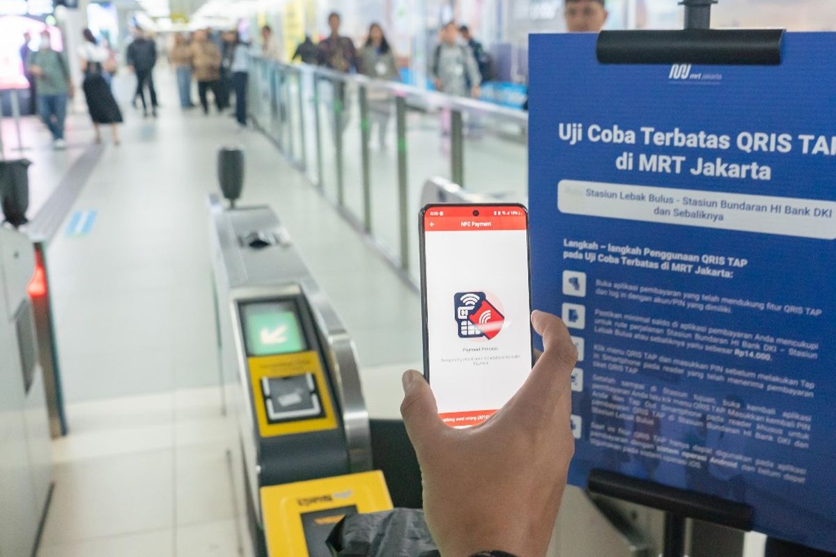 Bank DKI menghadirkan fitur QRIS Tap NFC di aplikasi JakOne Mobile.