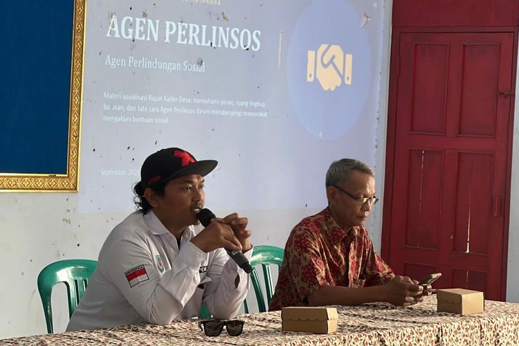 Puluhan Warga Grenggeng Turun Cek Data Bansos, Penerima Tak Layak Bisa Disanggah