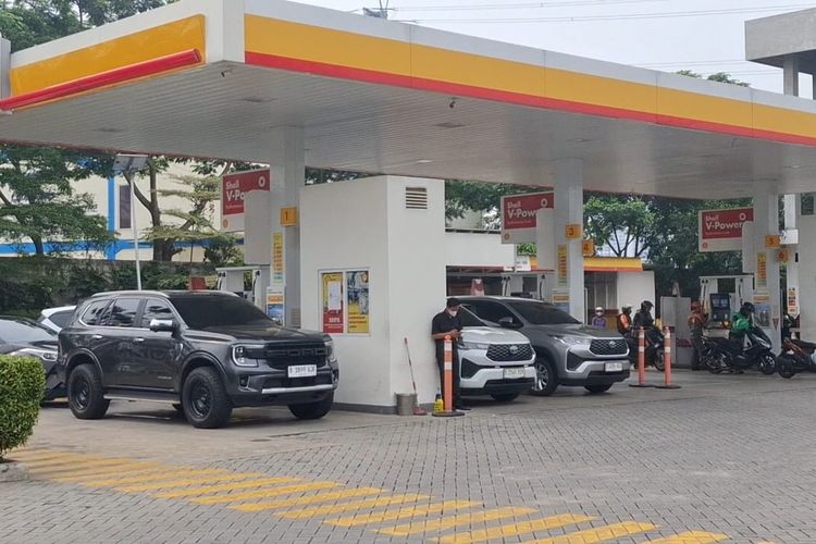 Pegawai SPBU Swasta Terancam PHK Akibat BBM Langka, Istana sampai Bahlil Beri Solusi 