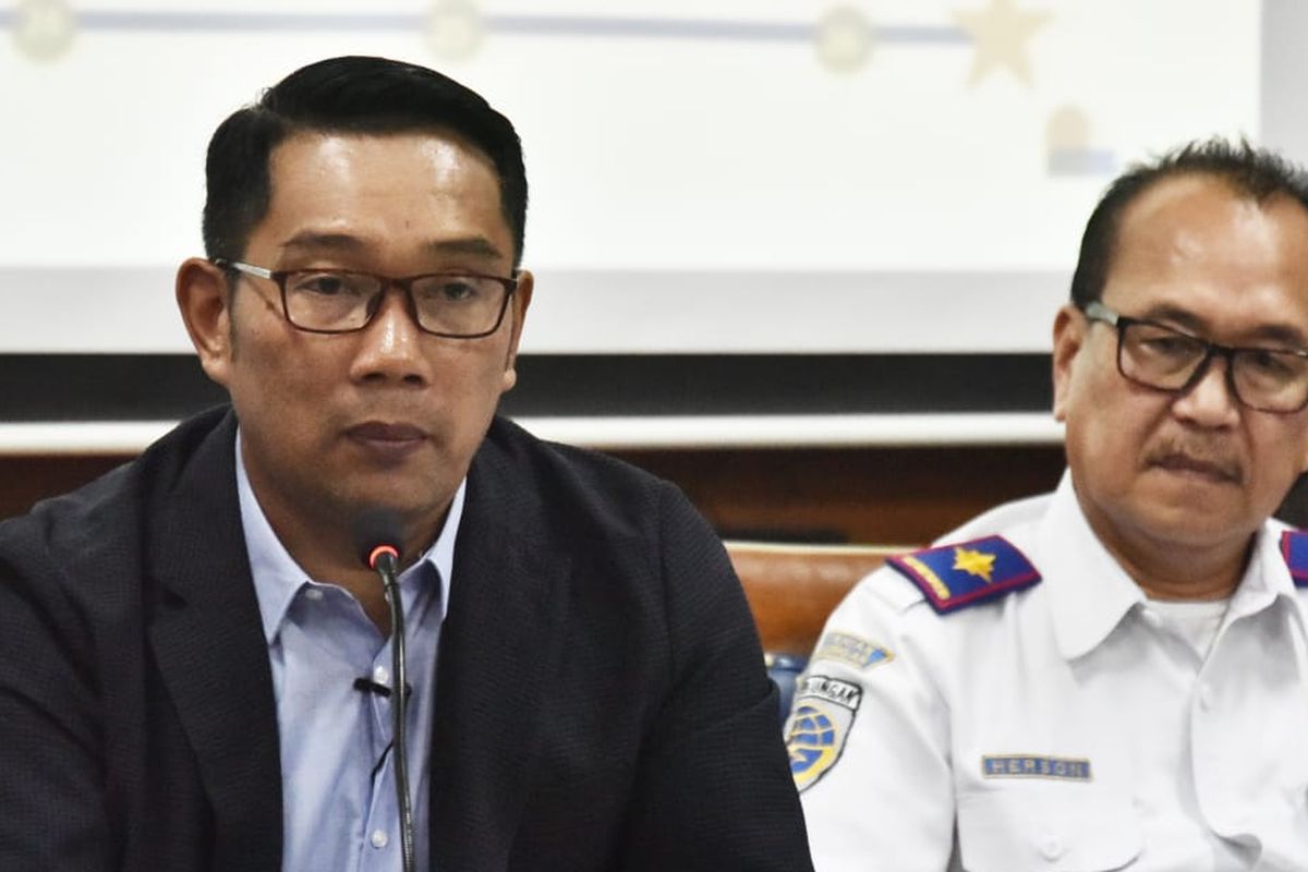 Gubernur Jawa Barat (Jabar) Ridwan Kamil dalam acara ekspose terkait Kunjungan Dinas Luar Negeri (KDLN) ke Inggris dan Swedia di kantor Harian Umum Pikiran Rakyat, Kamis (1/8/2019).
