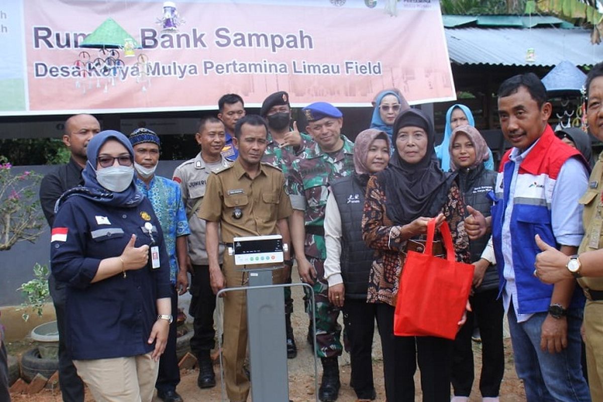 SKK Migas dan Pertamina EP (PEP) Limau Field meresmikan Bank Sampah dan melantik anggota baru Masyarakat Peduli Api (MAS PEPI) di Desa Karya Mulya, pada Selasa (26/7/2022).