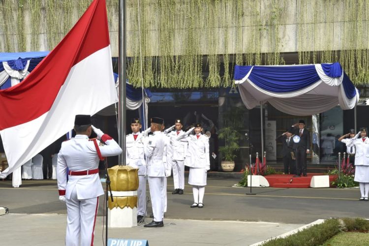 Upacara peringatan Hari Guru Nasional (HGN) 2018, di Kantor Kemendikbud, Senayan, Jakarta (26/11/2018).
