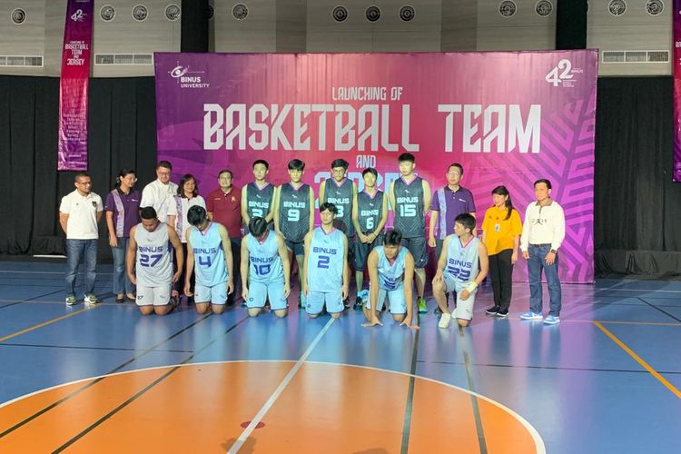 Sebanyak 12 mahasiswa atlet basket terpilih jadi penerima beasiswa dari Binus University.