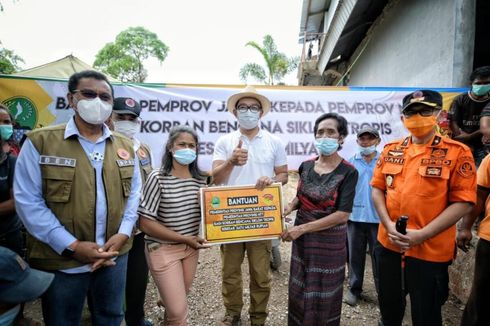 Sampaikan Bantuan Rp 1 M untuk Korban Badai Seroja, Ridwan Kamil: Warga Jabar Sangat Mencintai NTT