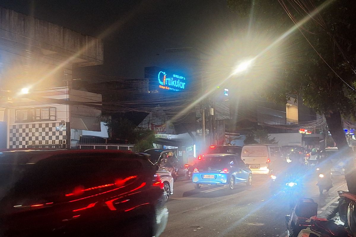 Banjir Surut, Jalan Radio Dalam Raya Jaksel Masih Macet Panjang
