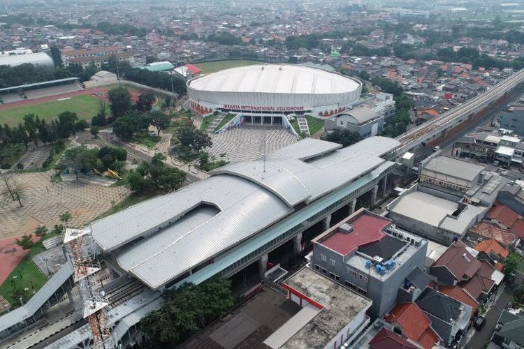 Pembangunan LRT dekat Jakarta International Velodrome (JIV).