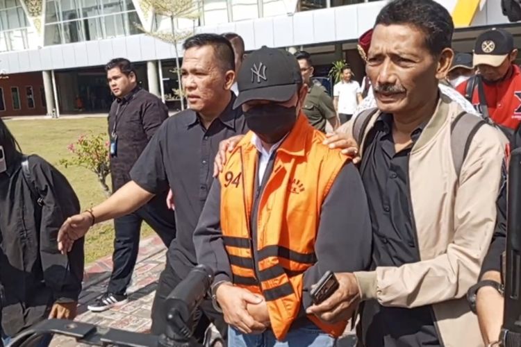 KPK Pindahkan Gubernur Nonaktif Riau Abdul Wahid ke Rutan Sialang Bungkuk, Diteriaki Tak Bersalah