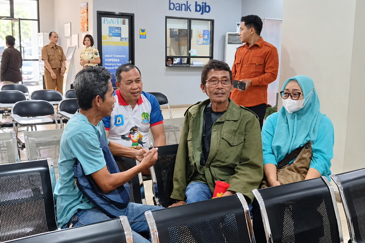 Wali Kota Bekasi Sidak Usai Warga Keluhkan Pelayanan, Ada Pegawai Datang Terlambat