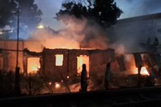 Kebakaran Rumah di Bantaran Rel Kereta Api Solo, 25 Warga Mengungsi