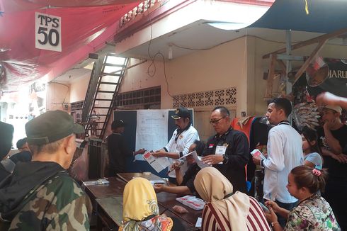 Riuhnya Penghitungan Suara di TPS Petamburan Jakarta, Coblos Tiga Titik di Satu Paslon