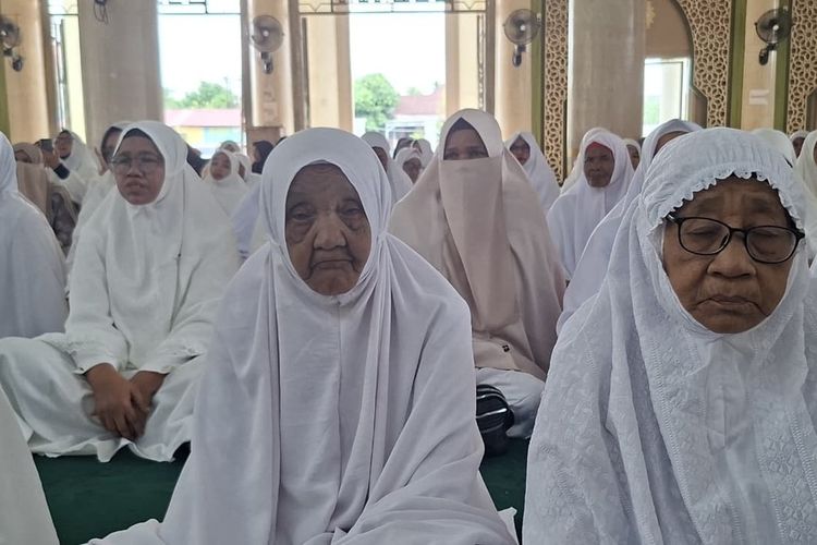 Menabung Belasan Tahun dari Pemberian Anak, Cerita Lansia di Aceh Naik Haji di Usia 95