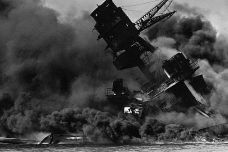 Kapal USS Arizona adalah salah satu kapal perang AS yang tenggelam akibat serangan mendadak Jepang ke Pangkalan AS Pearl Harbor, Hawaii, pada 7 Desember 1941.