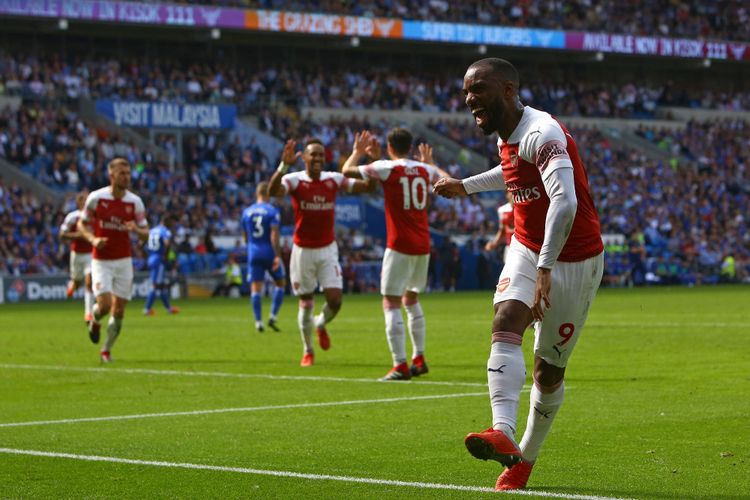 Alexandre Lacazette merayakan gol Arsenal ke gawang Cardiff City pada pertandingan Premier League di Stadion Cardiff City, 2 September 2018. 