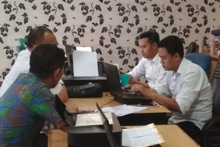 Ketua KPU Palembang Eftiyani menjalani pemeriksaan lanjutan di ruang Unit Pidana Khusus (Pidsus) Satreskrim Polresta Palembang, untuk melengkapi berkas kepada pihak Kejaksaan, Senin (24/6/2019).
