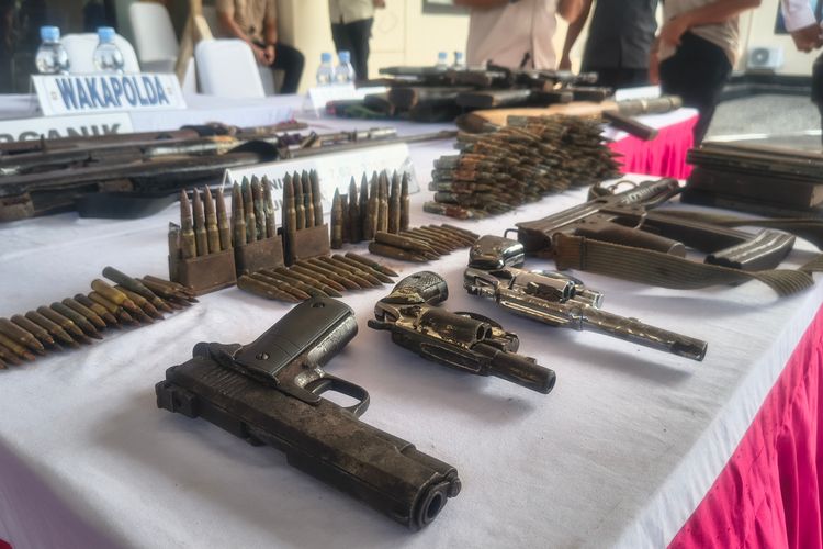 32 Senpi dan 358 Amunisi Peninggalan Konflik Maluku Utara Diserahkan ke Polisi