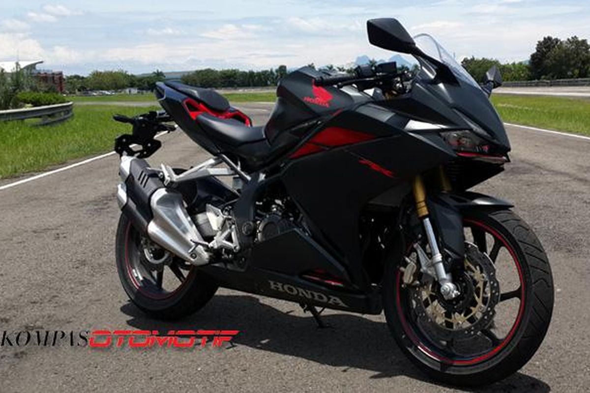 Honda All New CBR250RR saat akan dicoba di Bridgestone Proving Ground, Karawang, Jawa Barat,