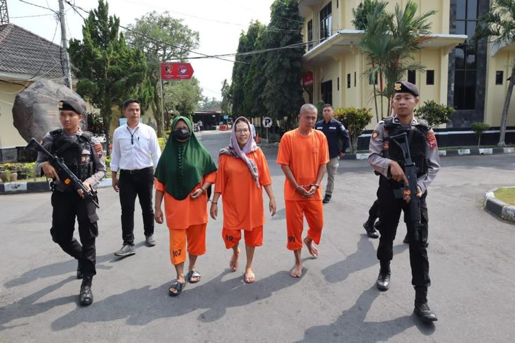 Tiga orang penyalur tenaga kerja migran Indonesia ilegal ditangkap jajaran Kepolisian Resor Kota (Polresta) Magelang, Jawa Tengah, Senin (12/6/2023).