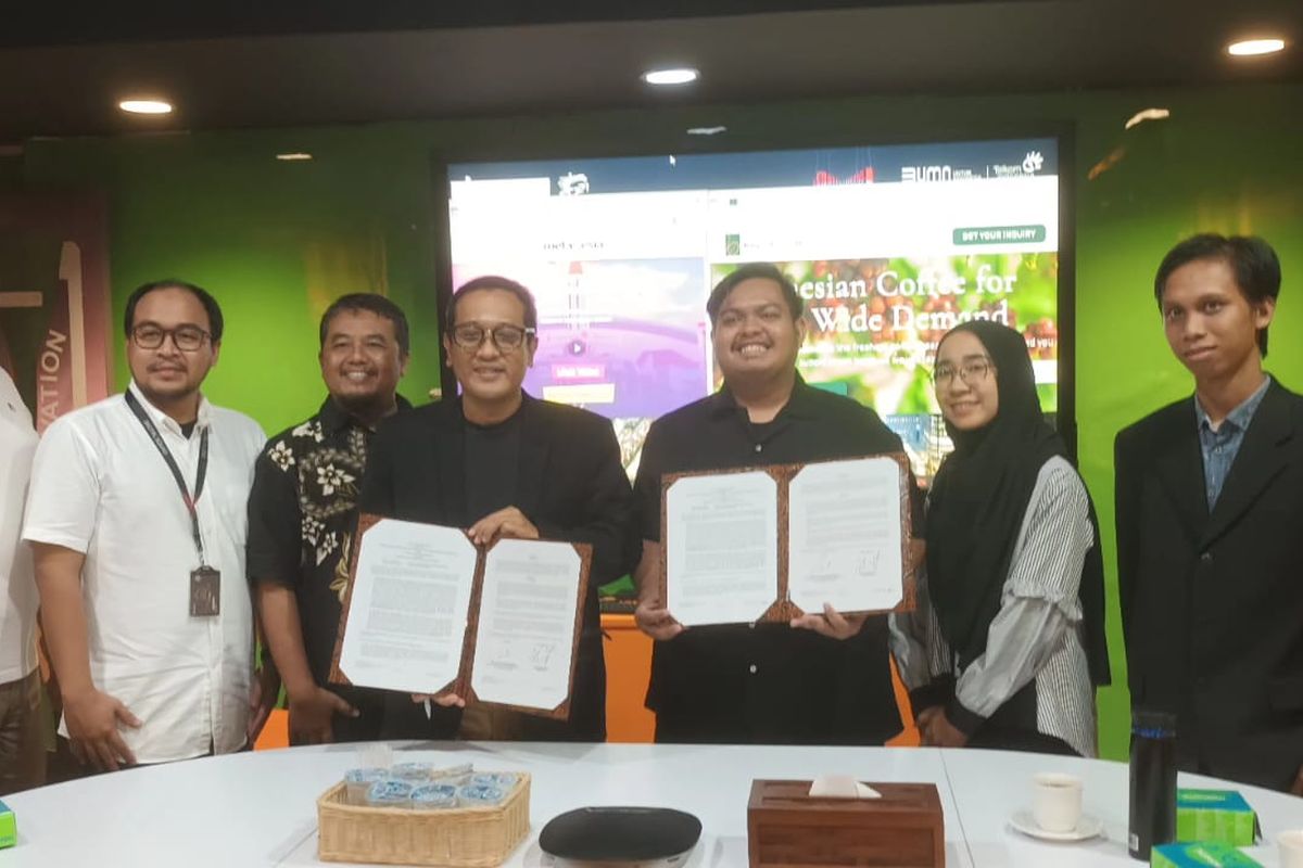 Penandatanganan MoU antara Telkom Indonesia dan BepahKupi berupa penelusuran kopi melalui teknologi blockchain di metaverse