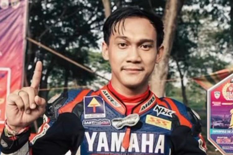 Photo of the late Awhin Sanjaya, a national racer from North Luwu Regency, South Sulawesi, who died after having an accident while participating in the 2025 Sumatra Cup Prix Grand Final at the Zabaq National Circuit, Jambi, Sunday (14/12/2025). 