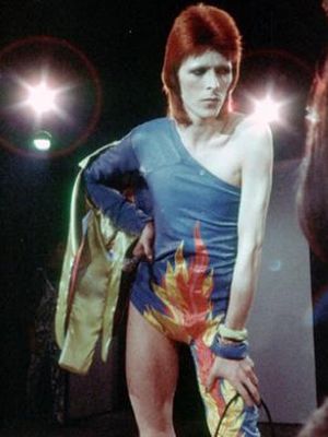 Busana Ziggy Stardust