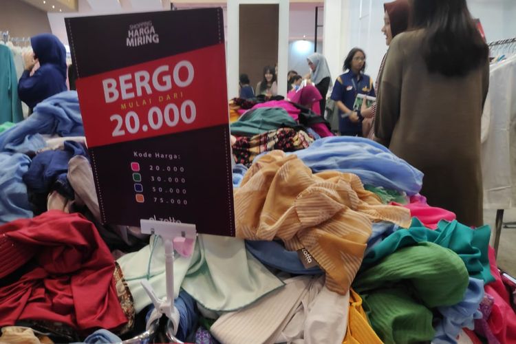 Promo di Jakarta Fair 2019, Jakarta, Kamis (30/5/2019).