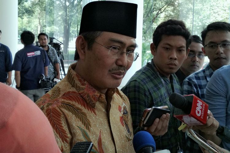 Ketua Umum Ikatan Cendekiawan Muslim Indonesia (ICMI), Jimly Asshiddiqie Ketika Ditemui di Istana Wakil Presiden RI, Jakarta, Rabu (31/5/2017).